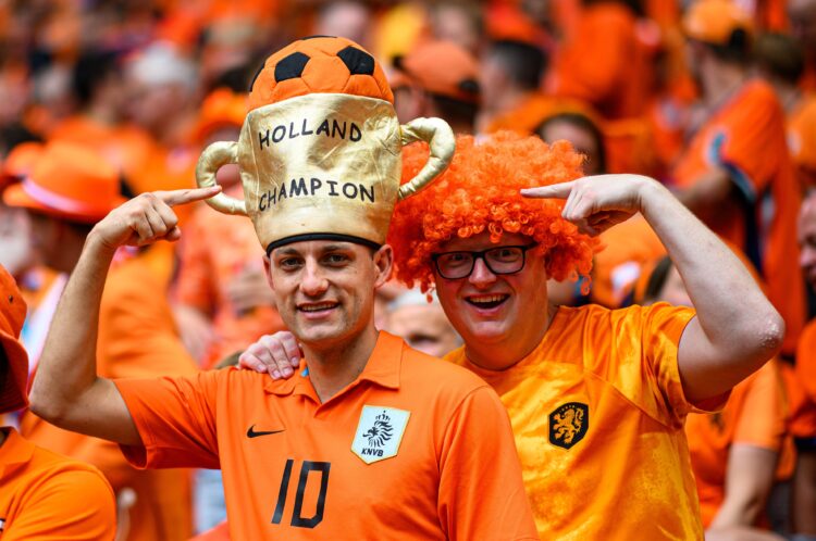 "Die Mannschaft" war gestern: Wunden lecken, Oranje anziehen, Links-Rechts-Hüpfen!