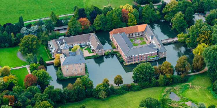 Herbstliche Erlebnisse in Heinsberg: Kultur, Kunst und Genuss auf Burg Trips und in der Region